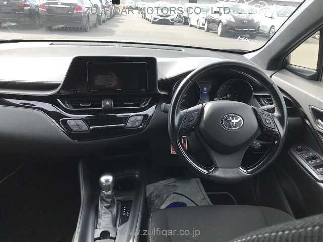 TOYOTA C-HR 2017 Image 22