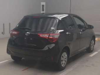 TOYOTA VITZ 2019 Image 2