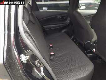 TOYOTA VITZ 2019 Image 9