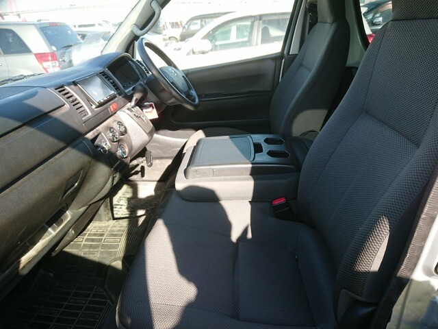 TOYOTA REGIUSACE 2017 Image 24