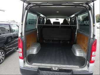 TOYOTA REGIUSACE 2017 Image 8