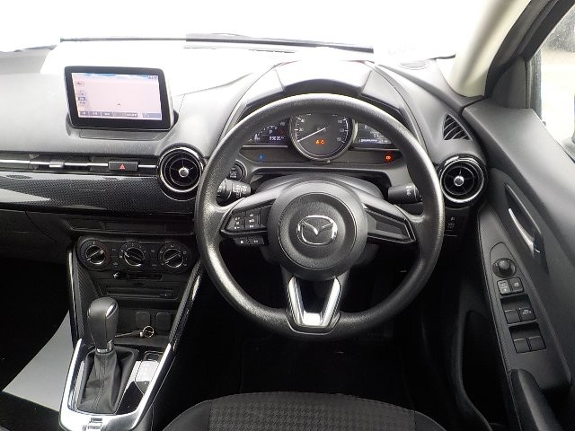 MAZDA DEMIO 2018 Image 19