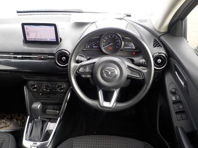 MAZDA DEMIO 2018 Image 19