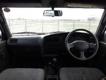 TOYOTA HILUX 1991 Image 5