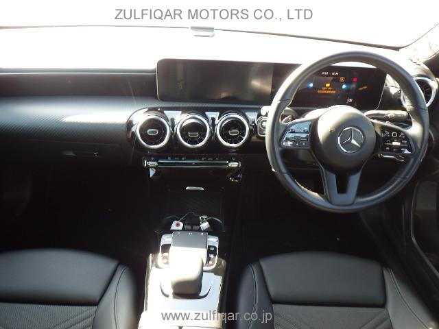MERCEDES BENZ A CLASS 2019 Image 11