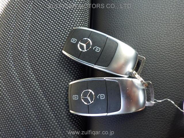 MERCEDES BENZ A CLASS 2019 Image 12