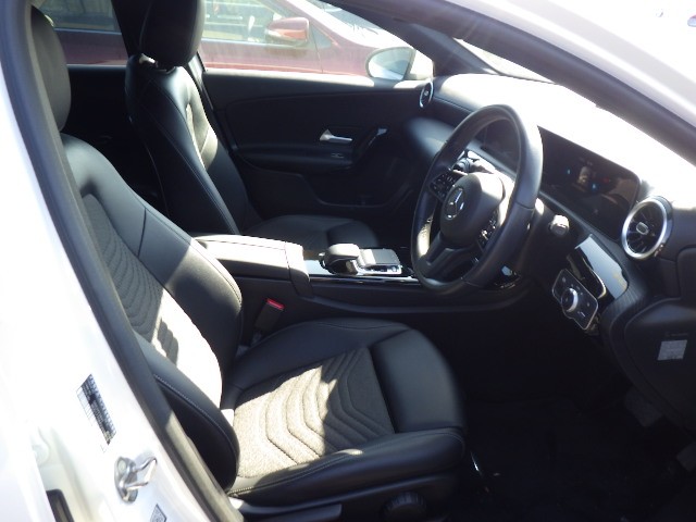 MERCEDES BENZ A CLASS 2019 Image 19