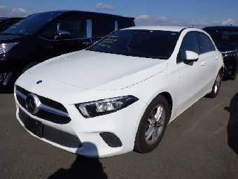 MERCEDES BENZ A CLASS 2019 Image 18