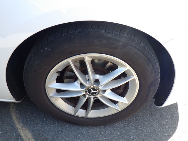 MERCEDES BENZ A CLASS 2019 Image 27