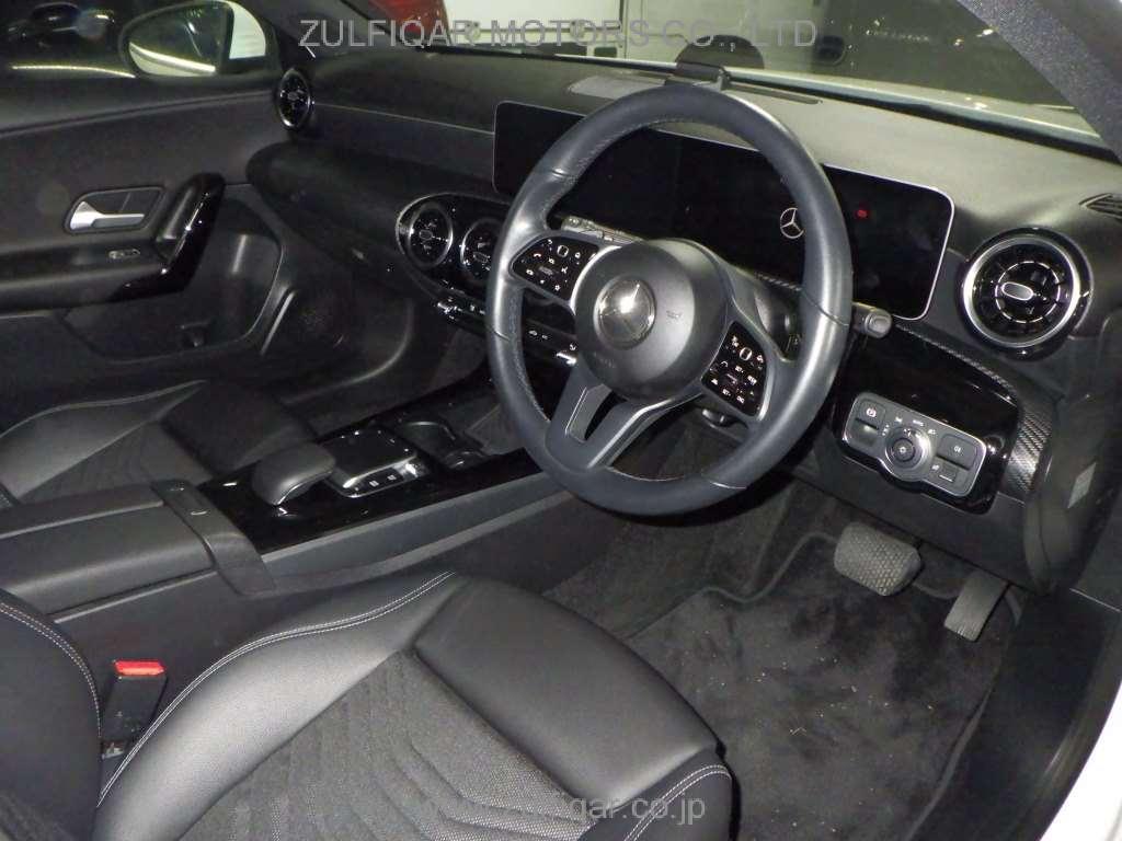 MERCEDES BENZ A CLASS 2019 Image 5