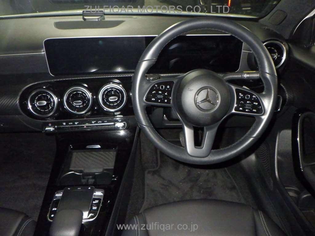 MERCEDES BENZ A CLASS 2019 Image 6