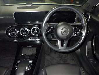 MERCEDES BENZ A CLASS 2019 Image 6