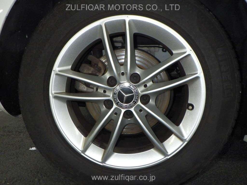 MERCEDES BENZ A CLASS 2019 Image 9