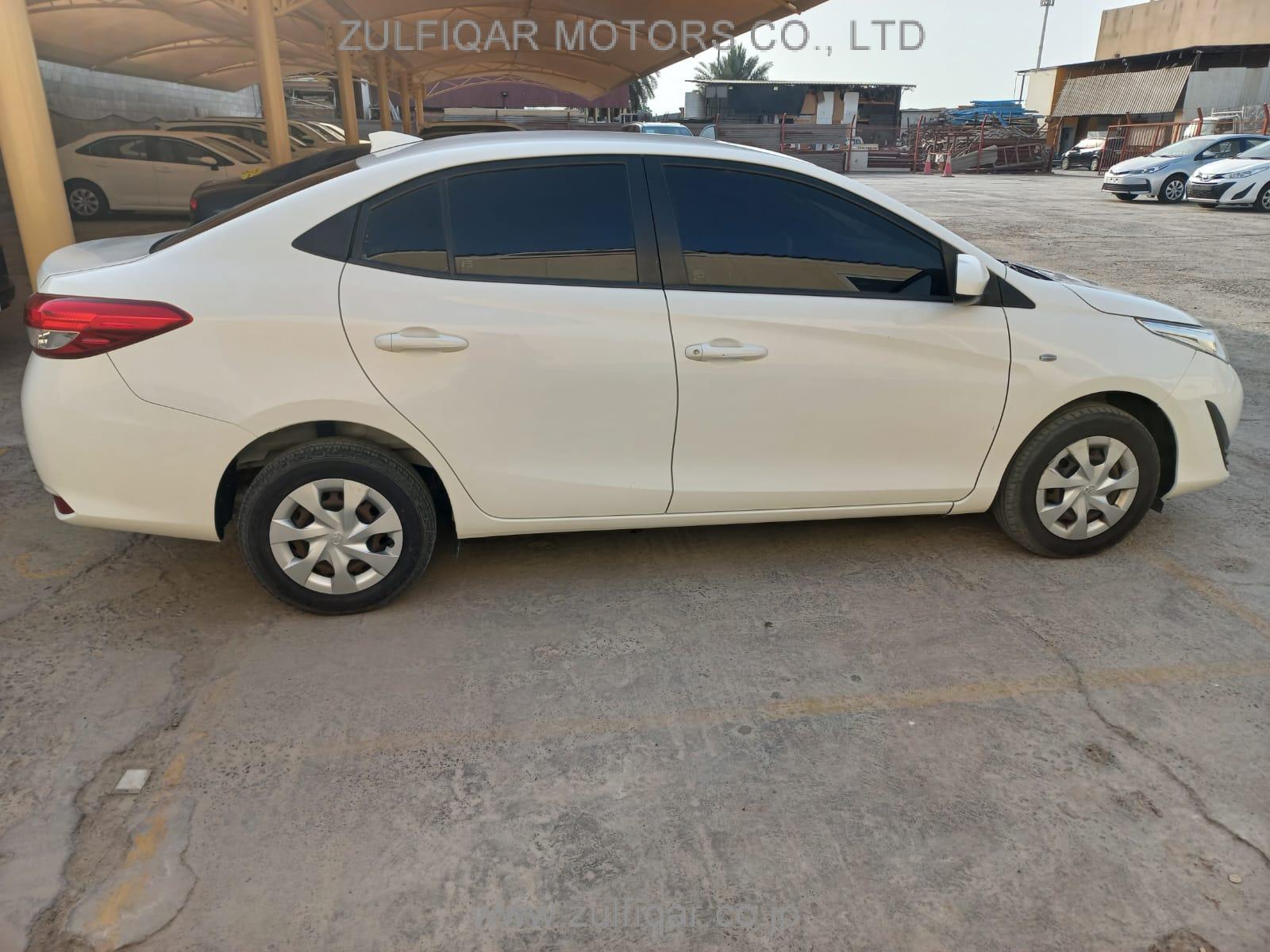 TOYOTA YARIS 2019 Image 6