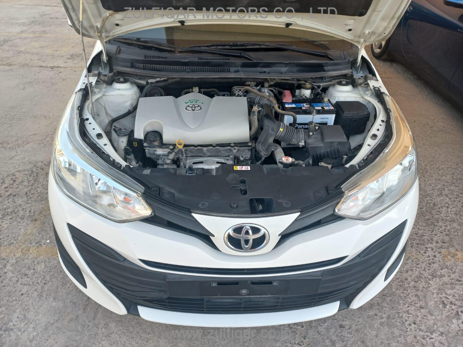 TOYOTA YARIS 2019 Image 9