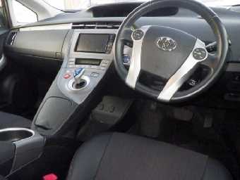 TOYOTA PRIUS PHV 2012 Image 3