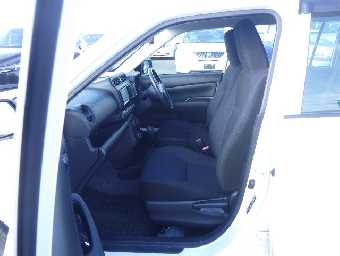 TOYOTA PROBOX 2018 Image 17