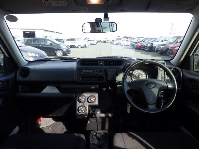 TOYOTA PROBOX 2018 Image 25