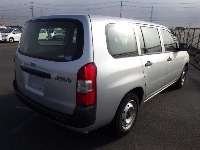 TOYOTA SUCCEED 2017 Image 26