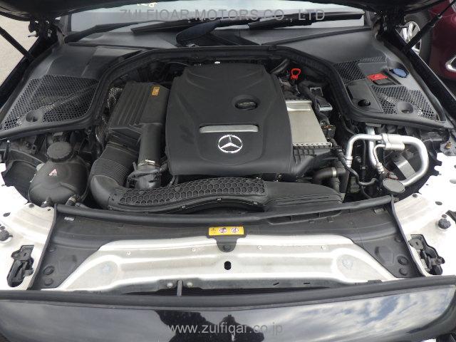 MERCEDES BENZ C CLASS 2018 Image 23