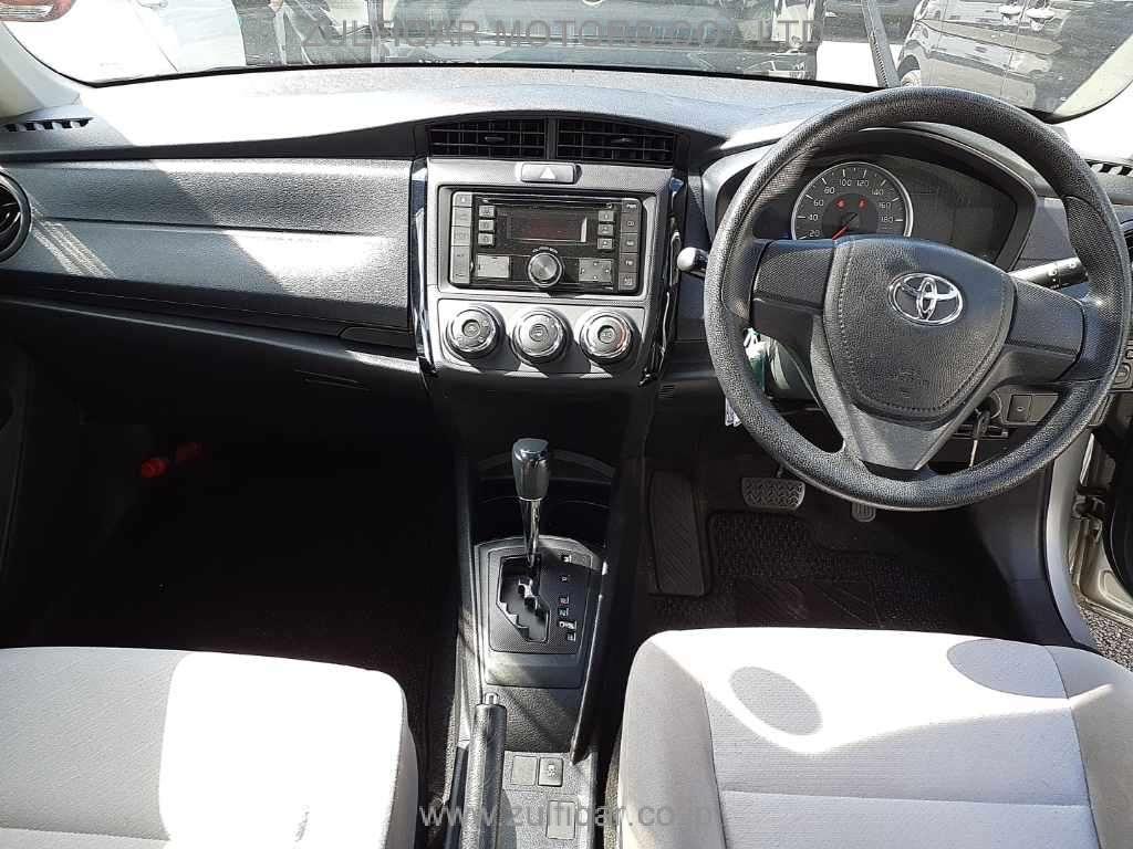 TOYOTA COROLLA AXIO 2017 Image 9