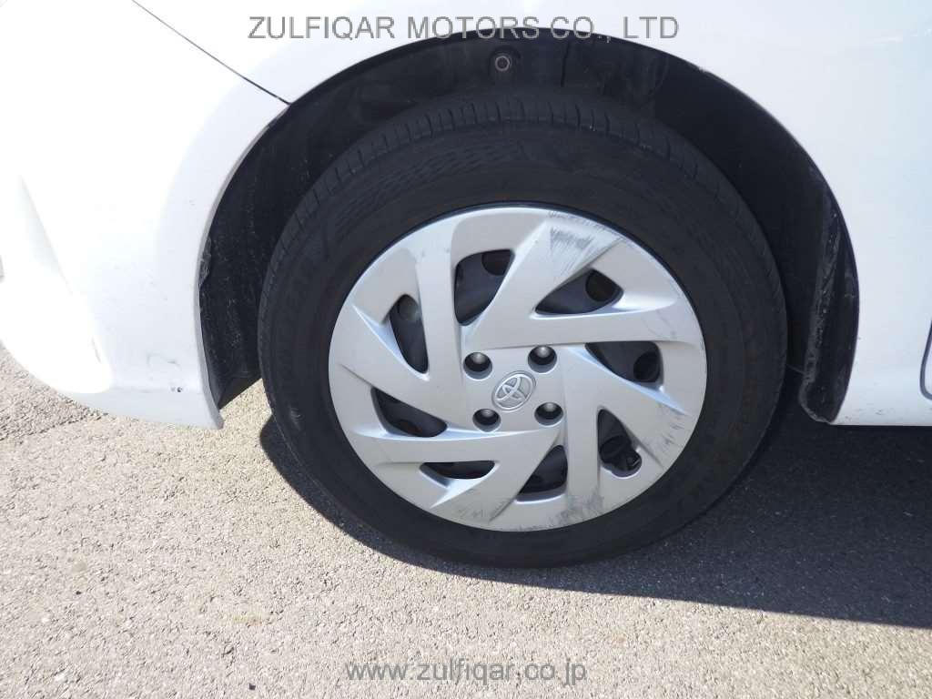 TOYOTA COROLLA FIELDER 2018 Image 9