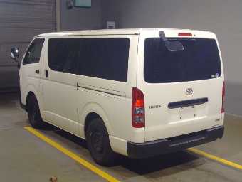 TOYOTA HIACE 2018 Image 4