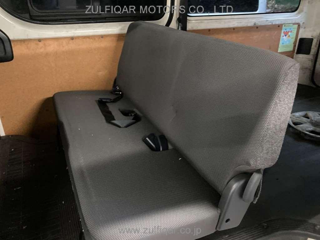 TOYOTA HIACE 2018 Image 8