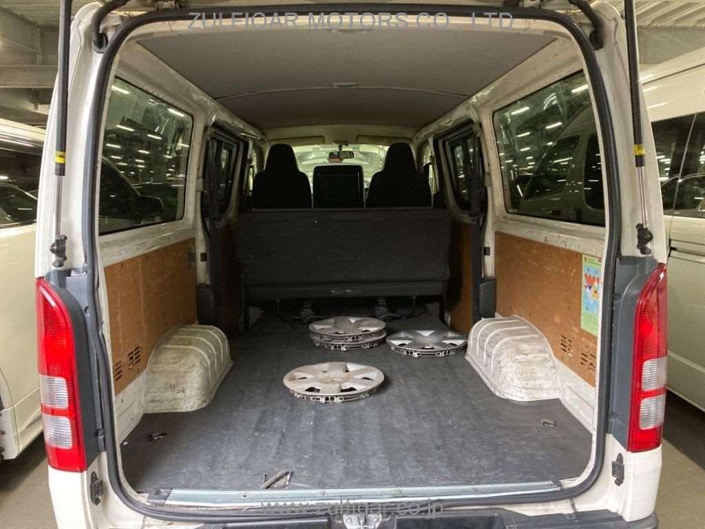 TOYOTA HIACE 2018 Image 9