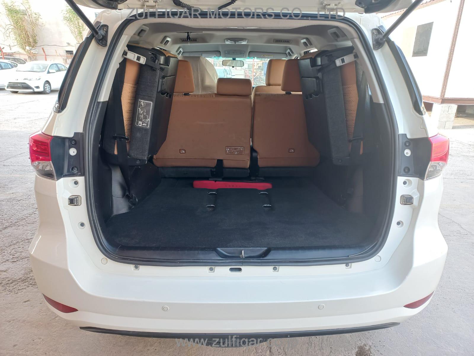 TOYOTA FORTUNER 2020 Image 10