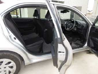 TOYOTA COROLLA AXIO 2018 Image 11