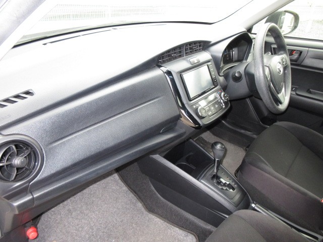 TOYOTA COROLLA AXIO 2018 Image 23