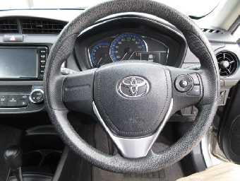 TOYOTA COROLLA AXIO 2018 Image 17
