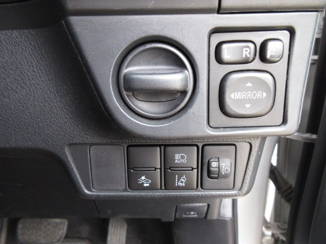 TOYOTA COROLLA AXIO 2018 Image 26