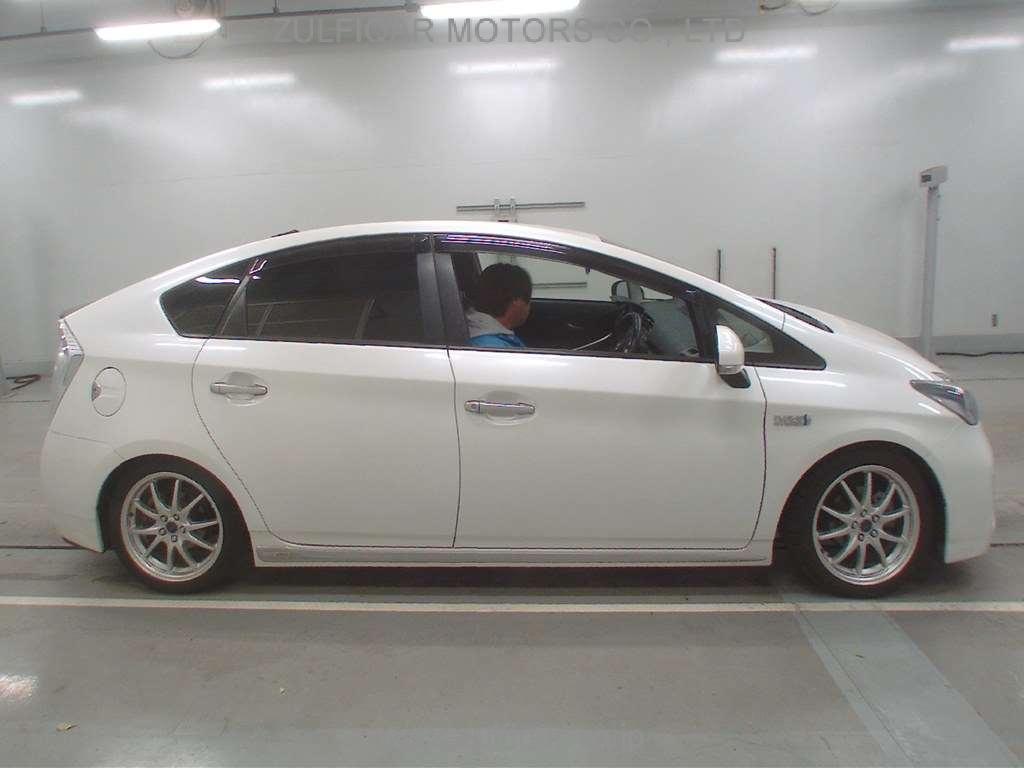 TOYOTA PRIUS PHV 2014 Image 3