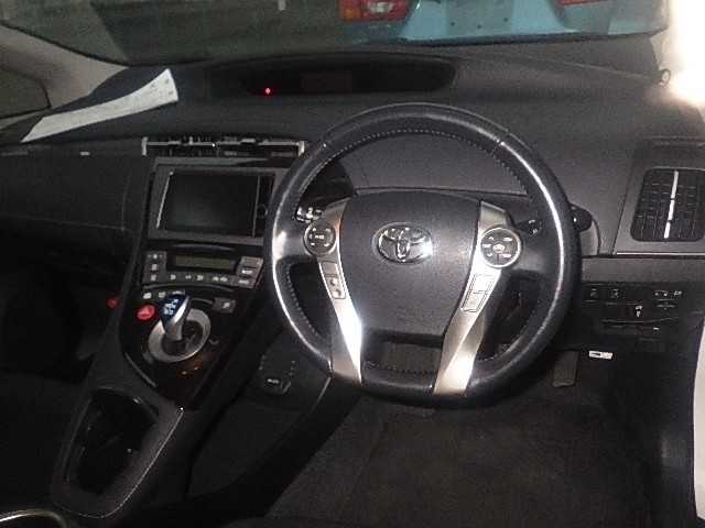 TOYOTA PRIUS PHV 2014 Image 24