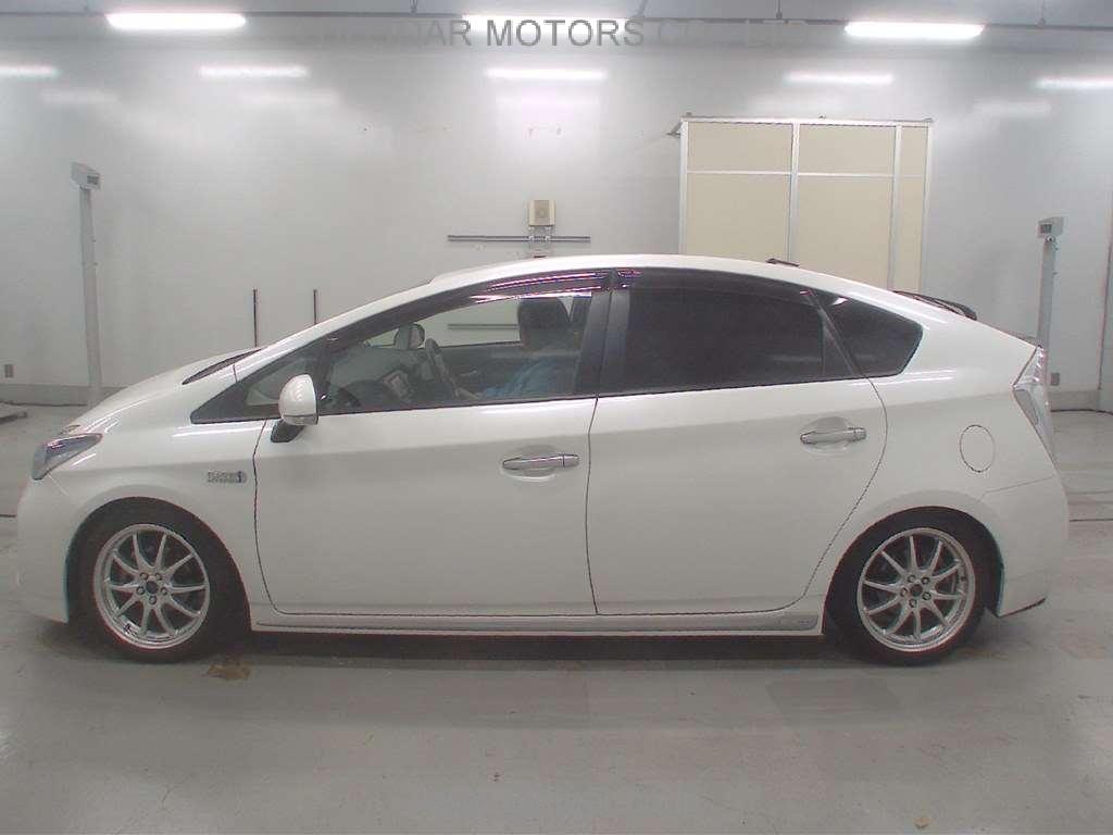 TOYOTA PRIUS PHV 2014 Image 4