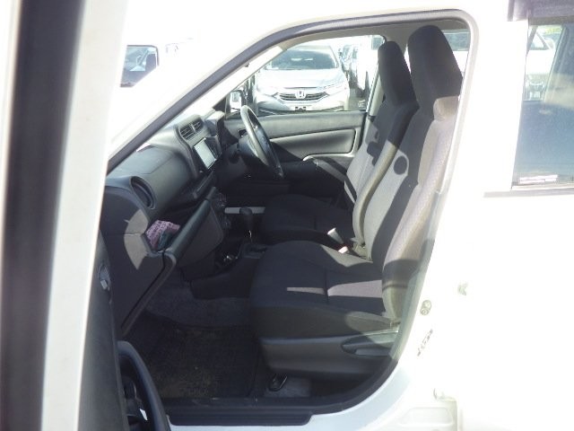 TOYOTA SUCCEED 2017 Image 23