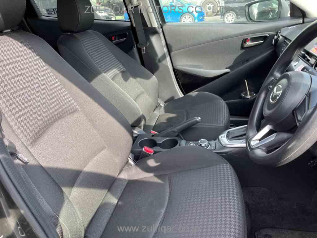 MAZDA DEMIO 2019 Image 8