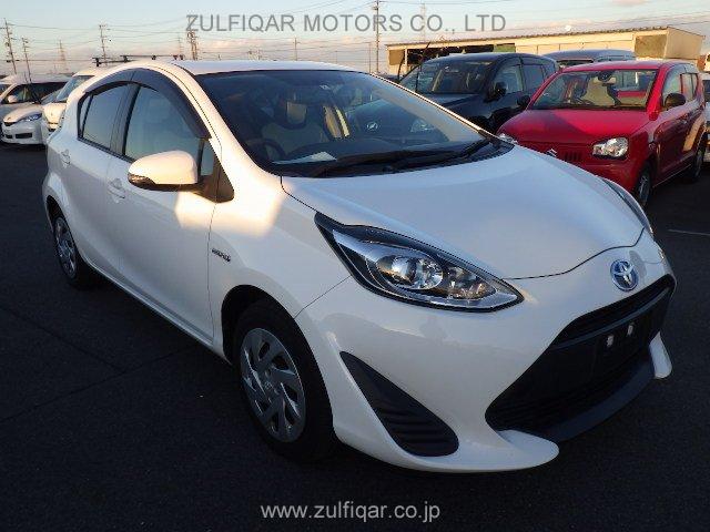 TOYOTA AQUA 2018 Image 2