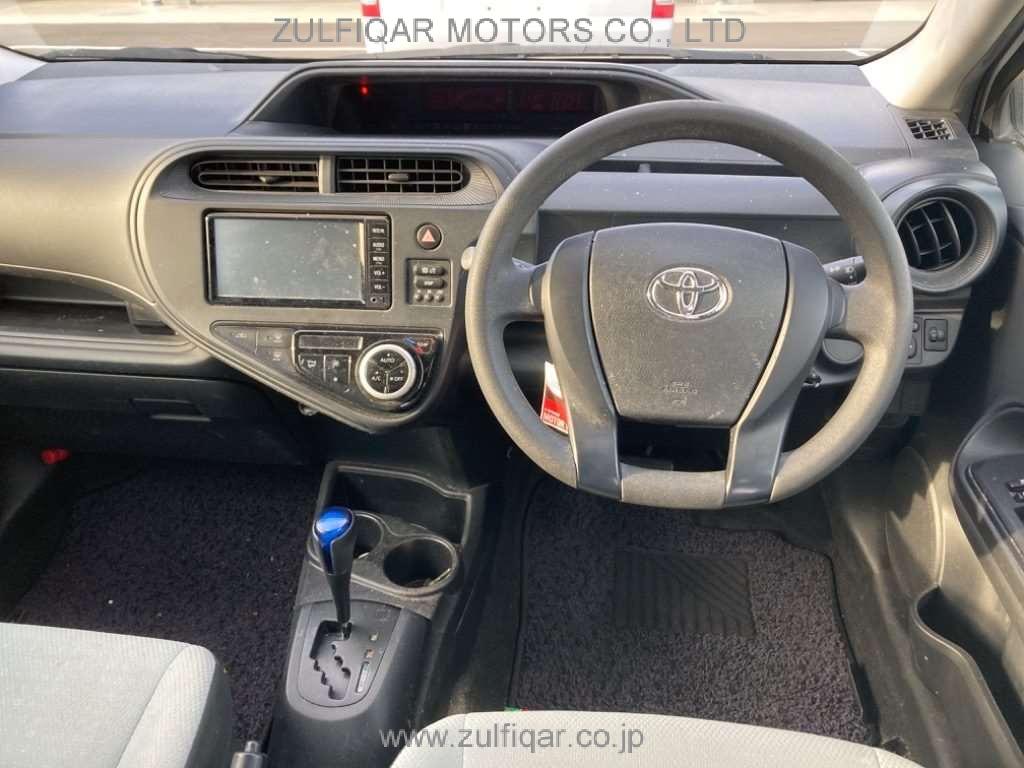 TOYOTA AQUA 2018 Image 6
