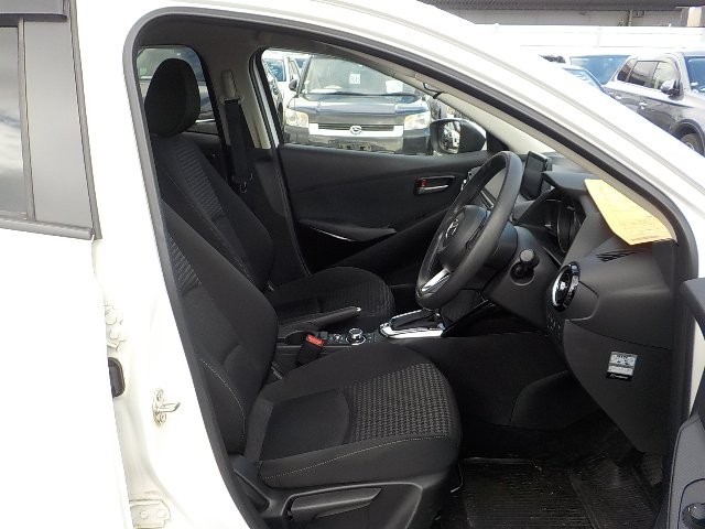 MAZDA DEMIO 2018 Image 22