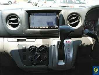 NISSAN NV350 CARAVAN 2013 Image 6