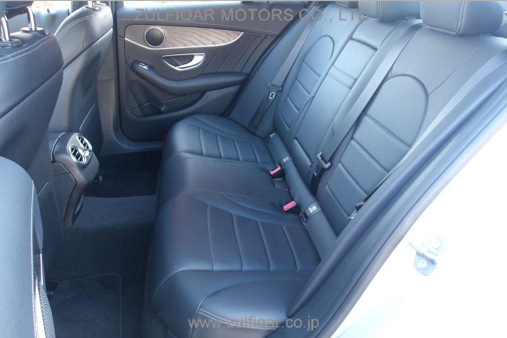 MERCEDES BENZ C CLASS 2018 Image 11