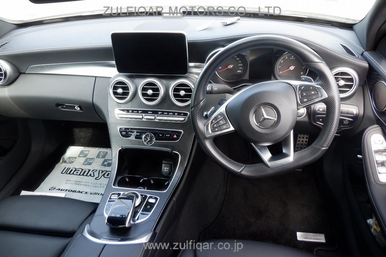 MERCEDES BENZ C CLASS 2018 Image 21