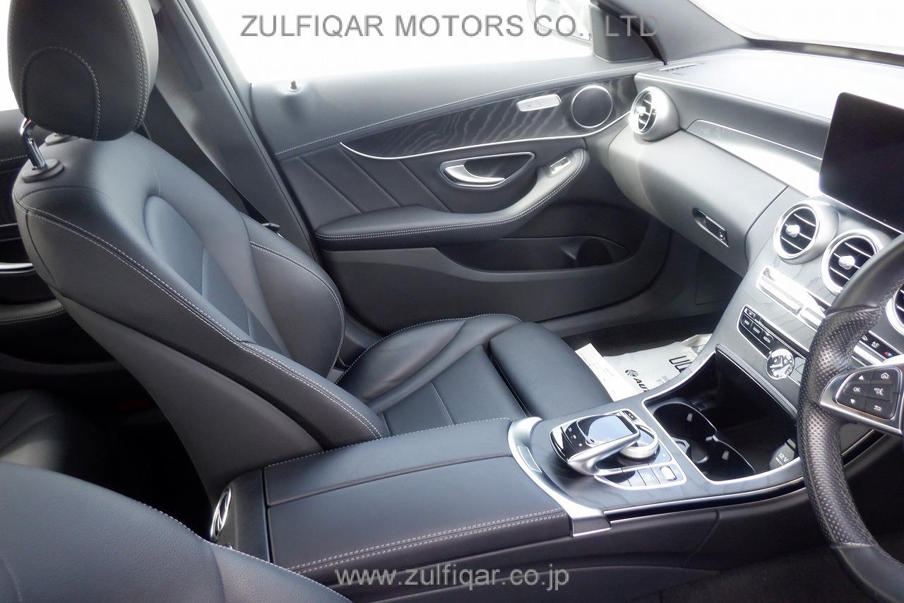 MERCEDES BENZ C CLASS 2018 Image 25