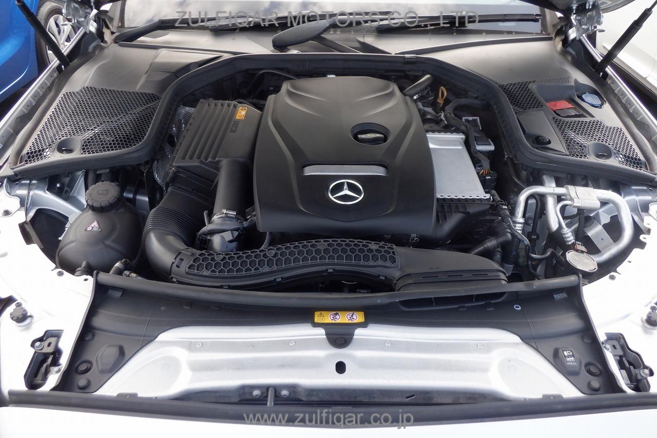 MERCEDES BENZ C CLASS 2018 Image 33