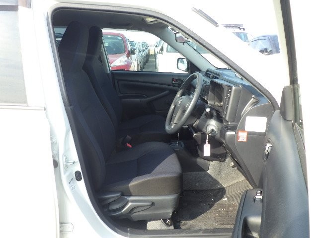 TOYOTA PROBOX 2018 Image 26