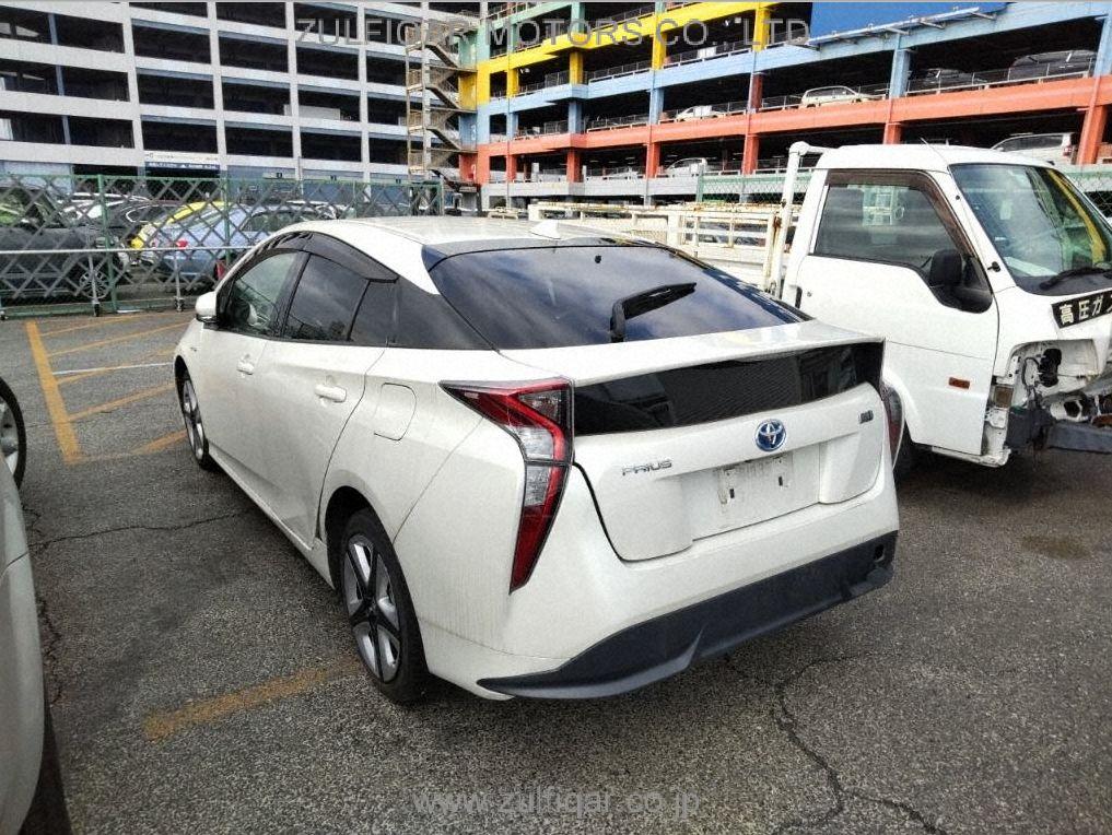 TOYOTA PRIUS 2017 Image 2