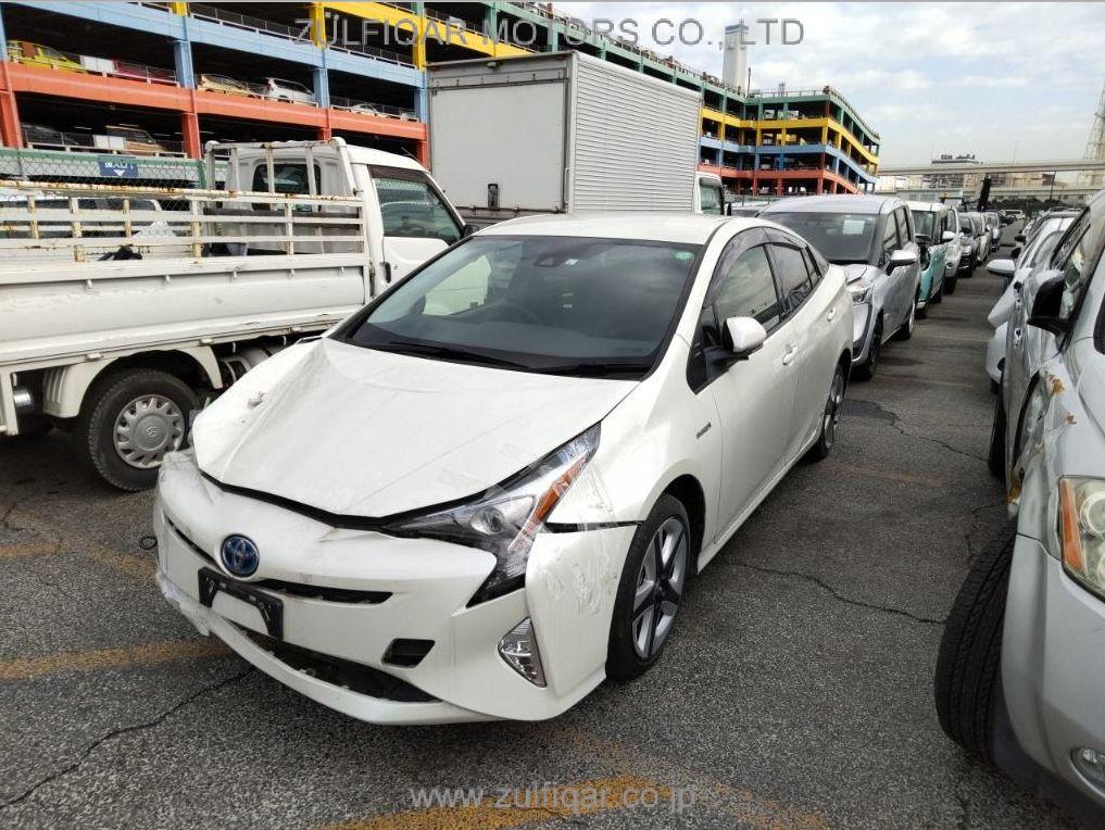 TOYOTA PRIUS 2017 Image 4